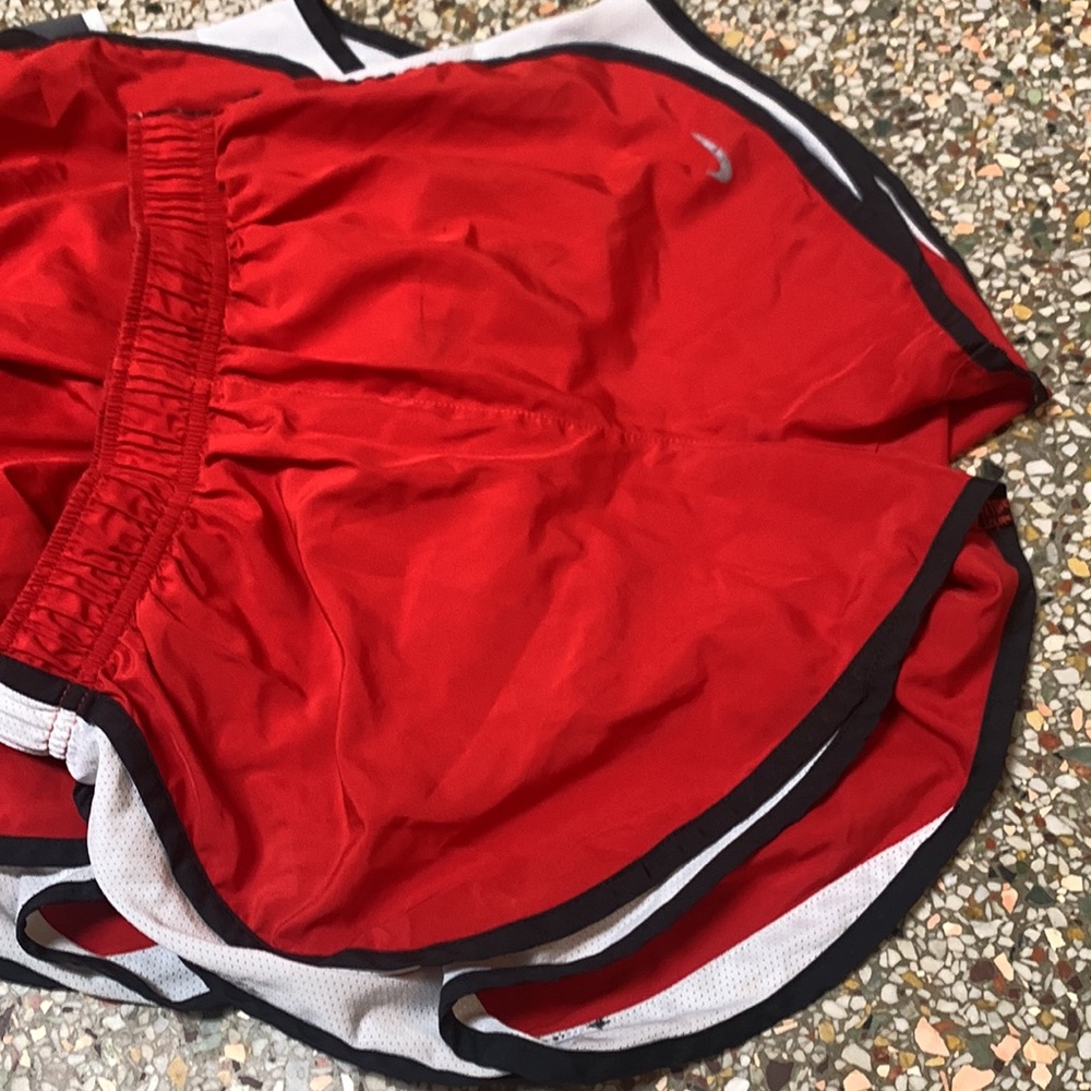 Nike running shorts small set of 4 - Picture 2 of 7